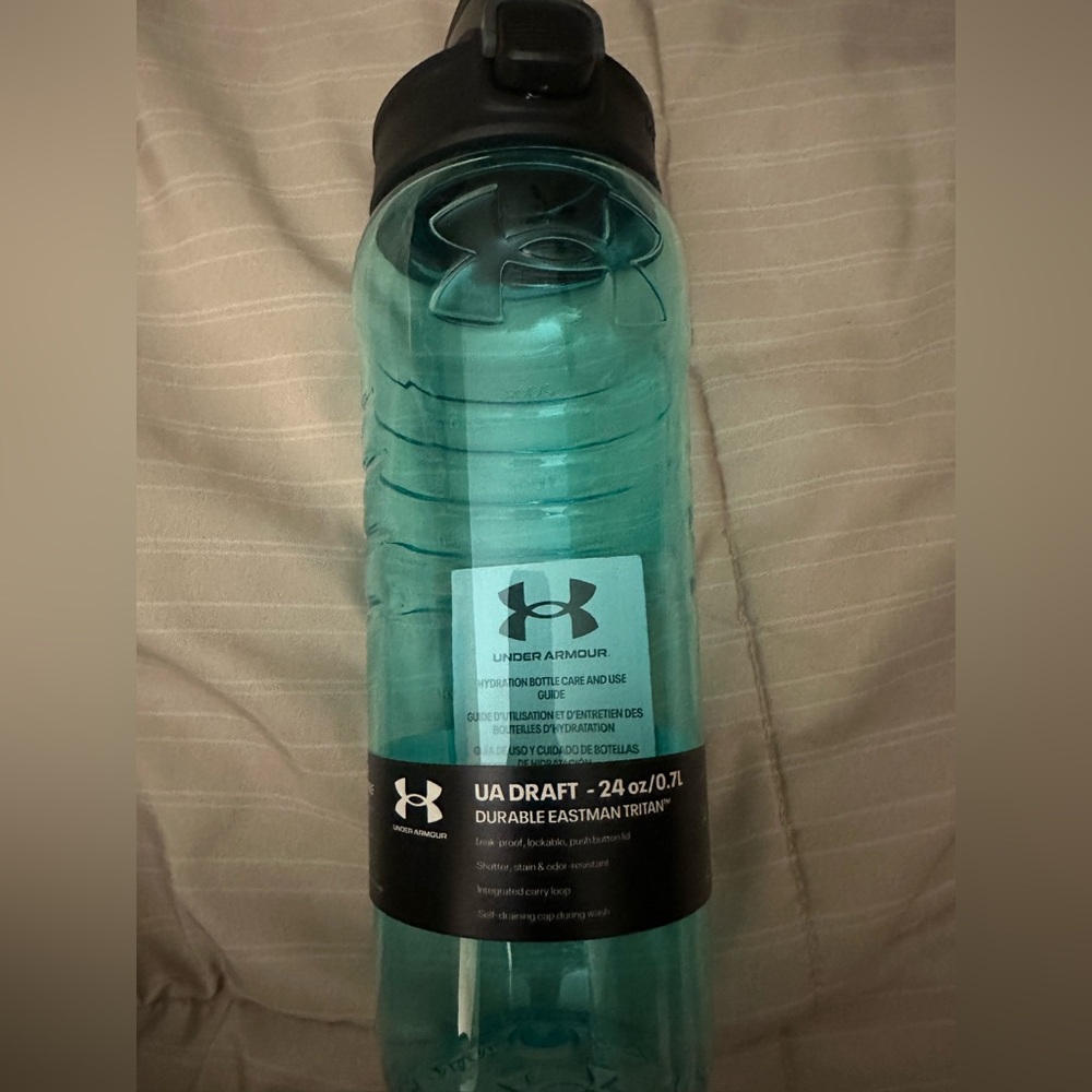 New Under Armour UA Draft 24 oz water bottle
